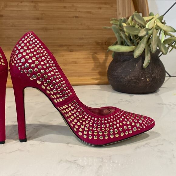 Betsey Johnson Faalyn Fuschia Studded Pointed Toe heels rocker size 6.5 quirky - Picture 7 of 10